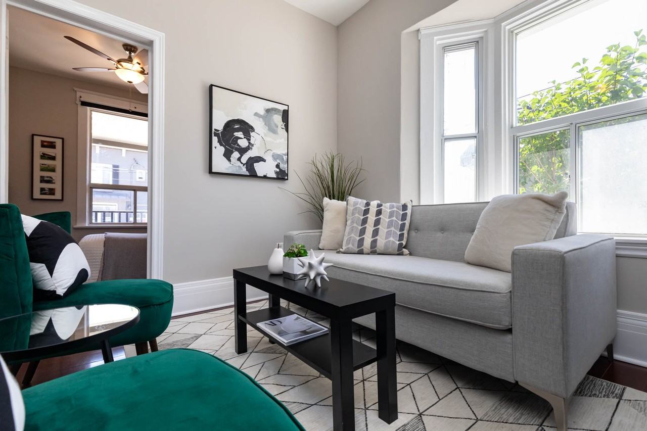 560 Indian Grove - Photo 2 of 14