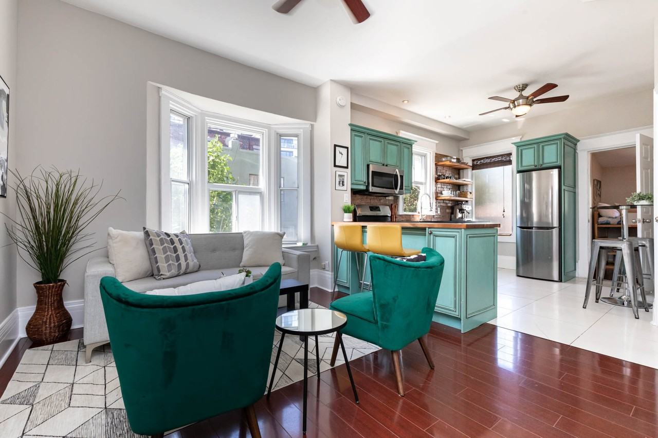 560 Indian Grove - Photo 3 of 14