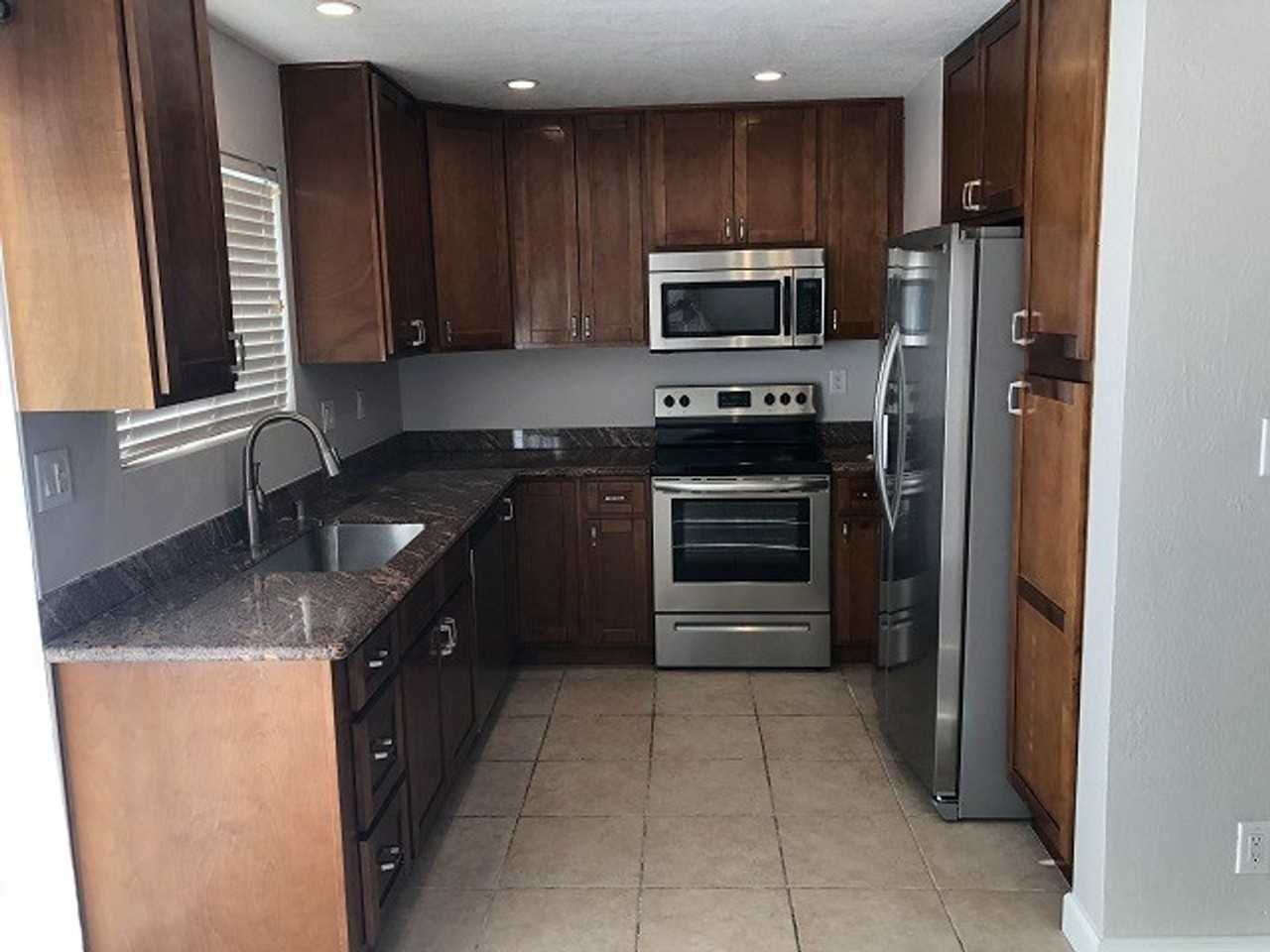 38597 Royal Ann Cmn - Photo 2 of 12