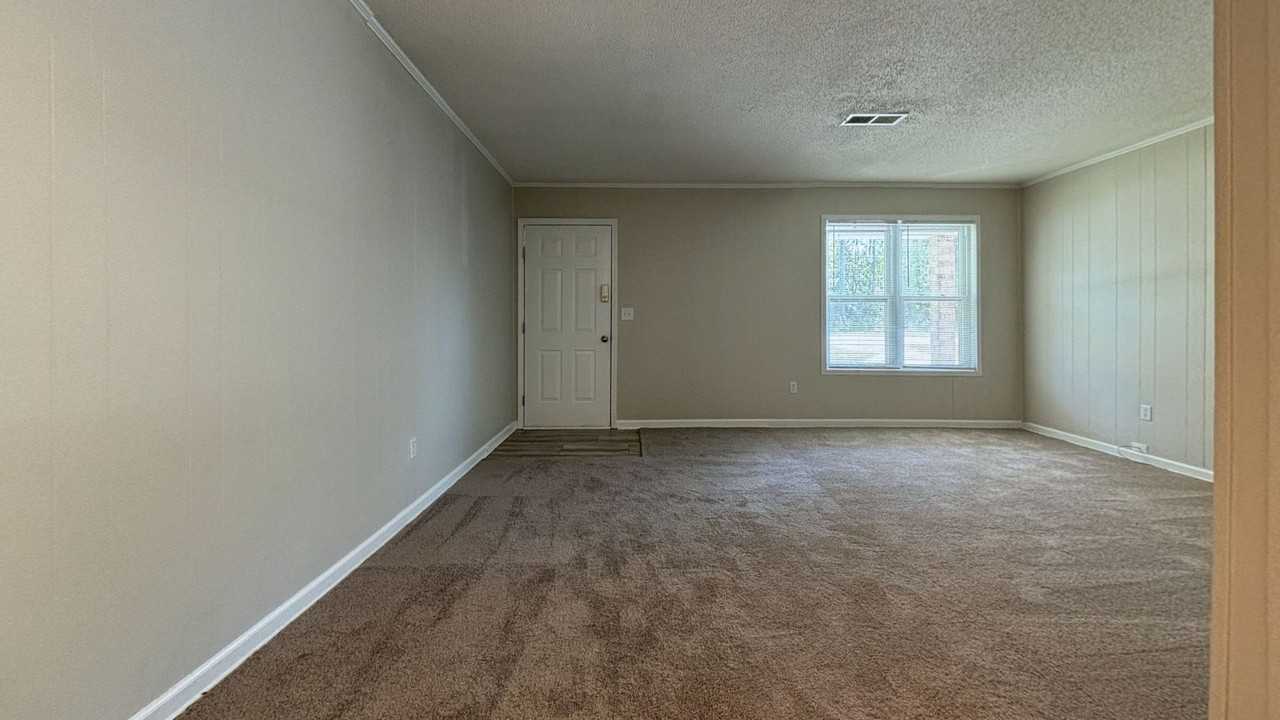 1716 Raoul Wallenberg Blvd - Photo 2 of 14