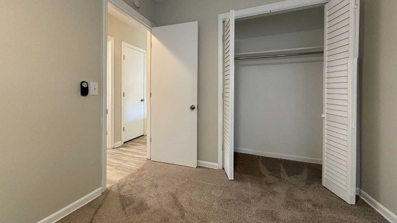 1716 Raoul Wallenberg Blvd - Photo 7 of 14