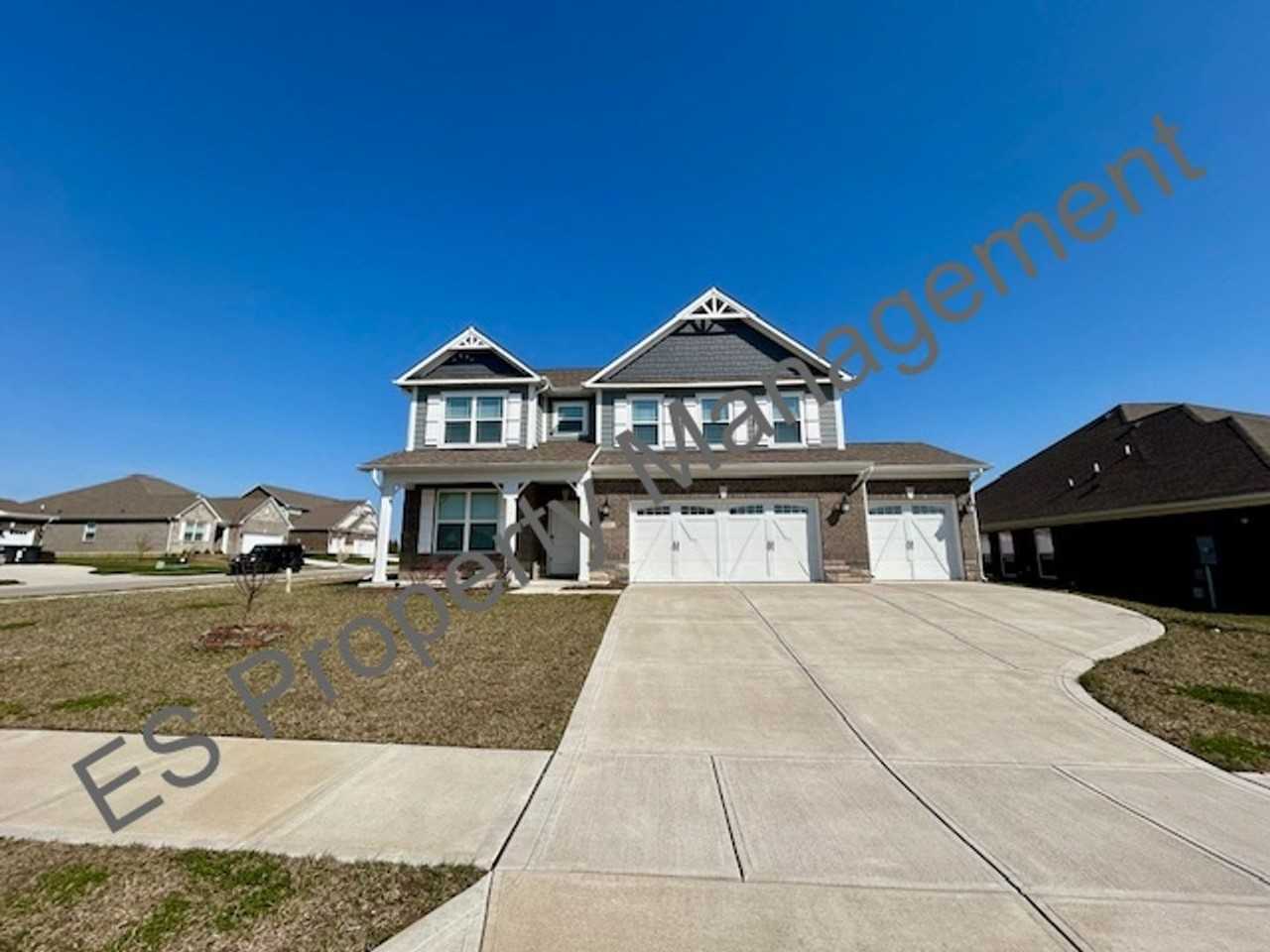 1002 Mounds St - Photo 2 of 48