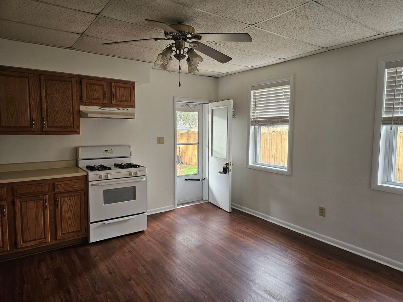 608 Mulberry - Photo 2 of 8