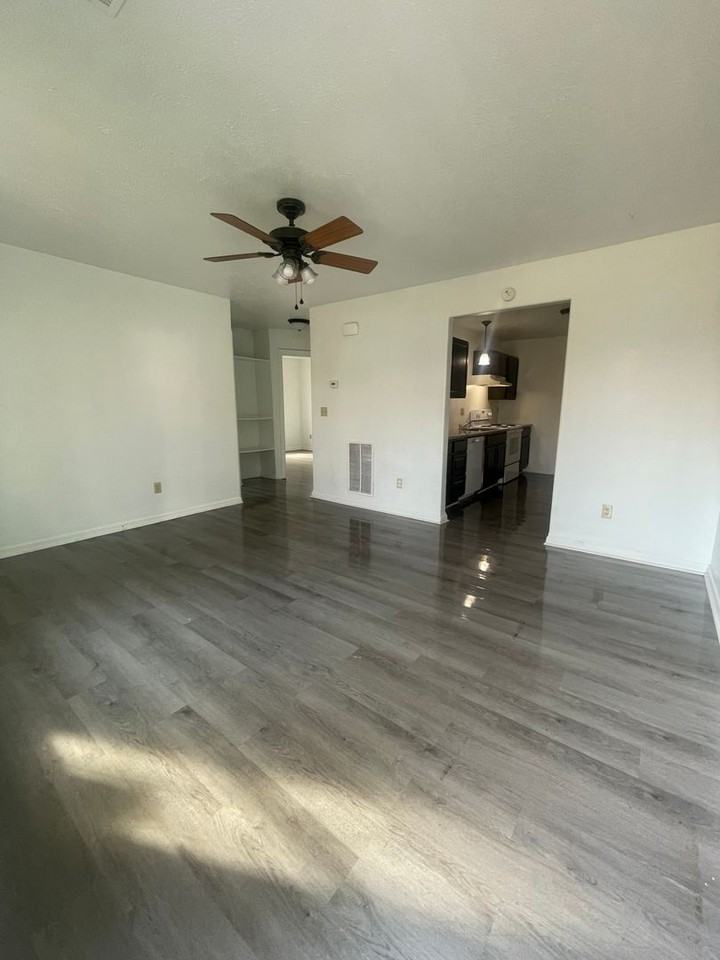 1547 E Nora St - Photo 2 of 10