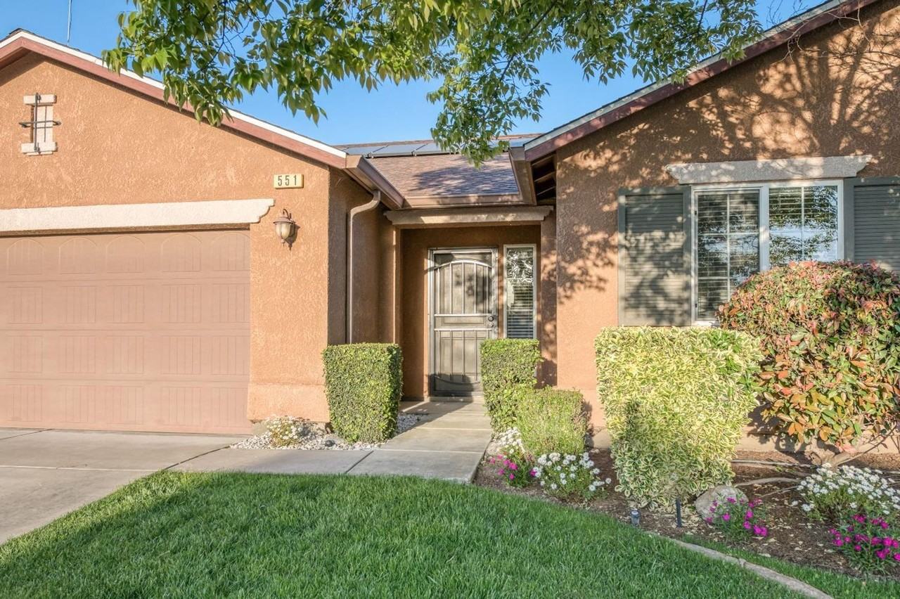551 S Kona Ave - Photo 2 of 26