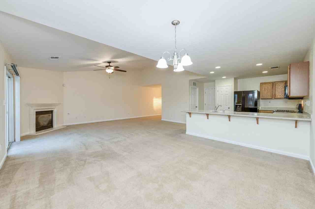 551 S Kona Ave - Photo 6 of 26