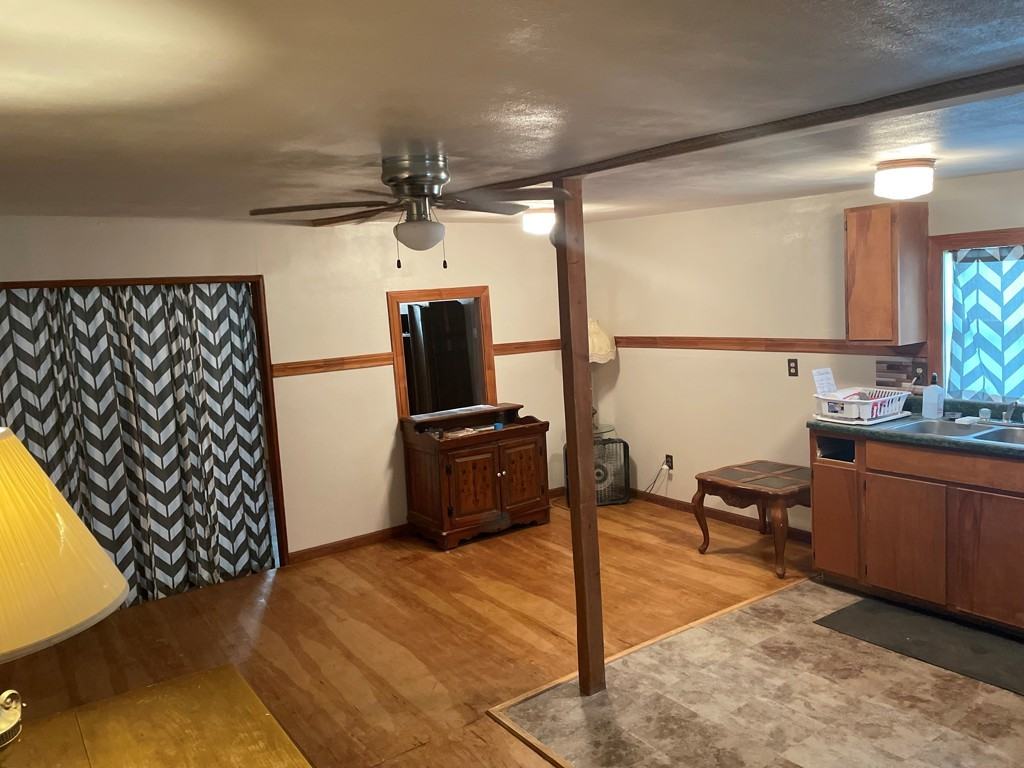 807 N Maine St B, Lake Arthur, NM 88253 1 Bedroom House for 800/month
