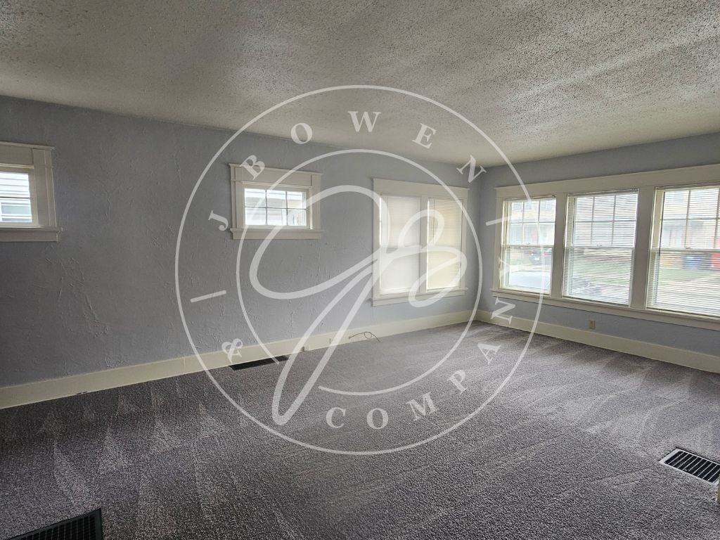 3826 Revere Dr - Photo 4 of 8