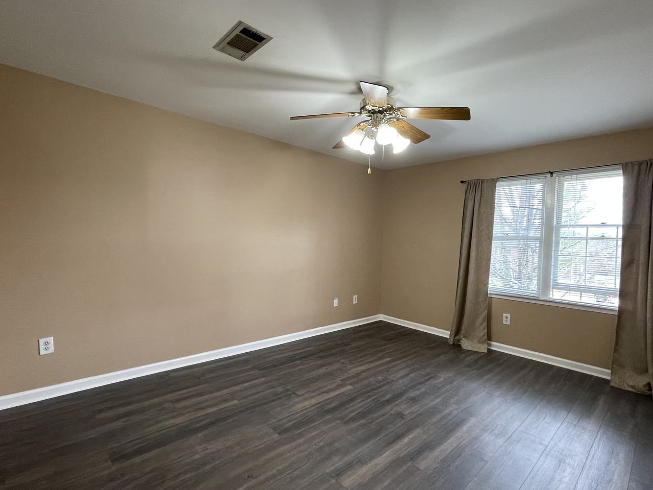 409 Westfield Dr #409 - Photo 4 of 14