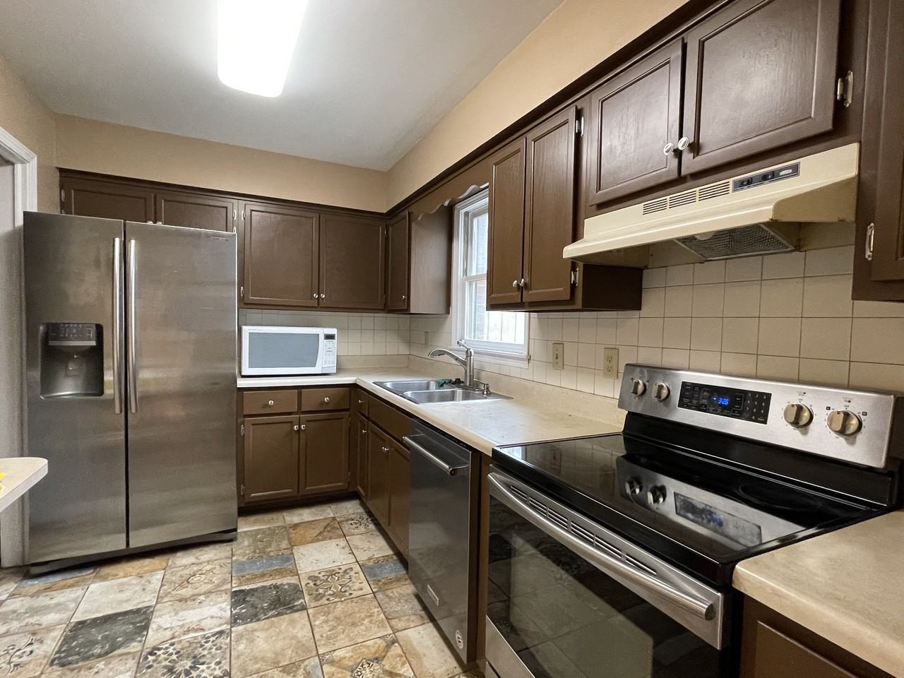 409 Westfield Dr #409 - Photo 6 of 14