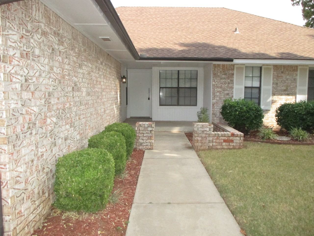 12104 Western View Dr - Photo 3 of 23