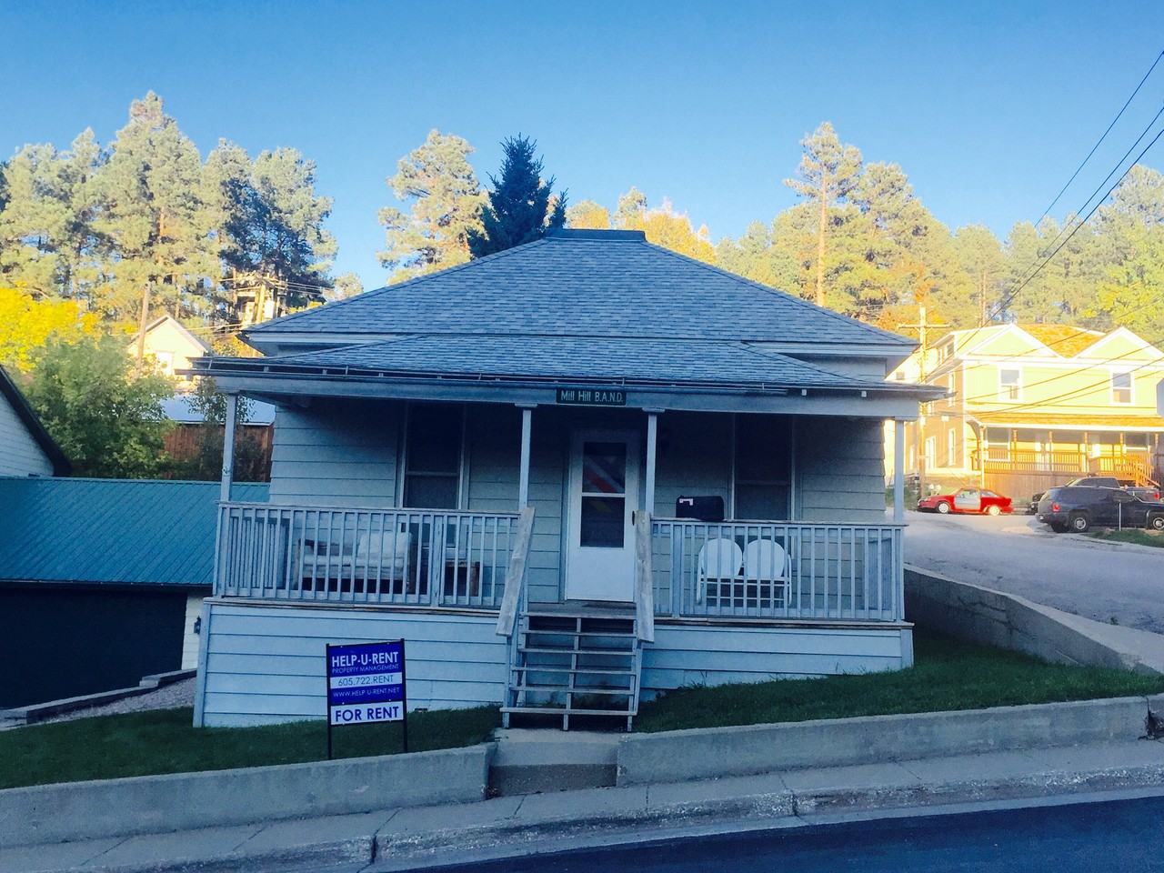 320 Mill St - Photo 2 of 9