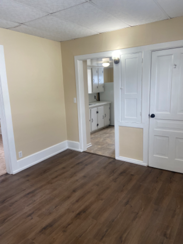 408 1/2 W Yates Ave - Photo 3 of 6