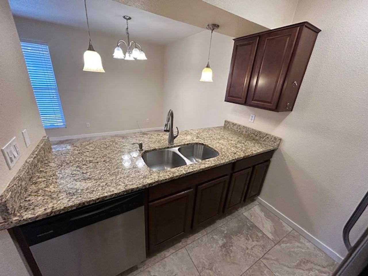 1634 W Village Way - Photo 3 of 17