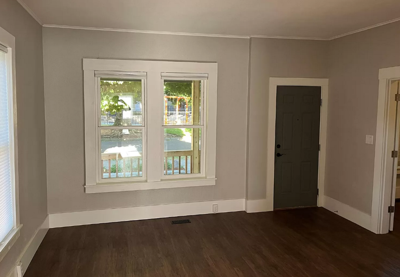 511 Burnett Ave S - Photo 2 of 12