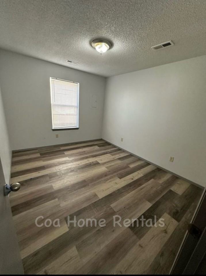 1249 N Minnesota Ave - Photo 3 of 10