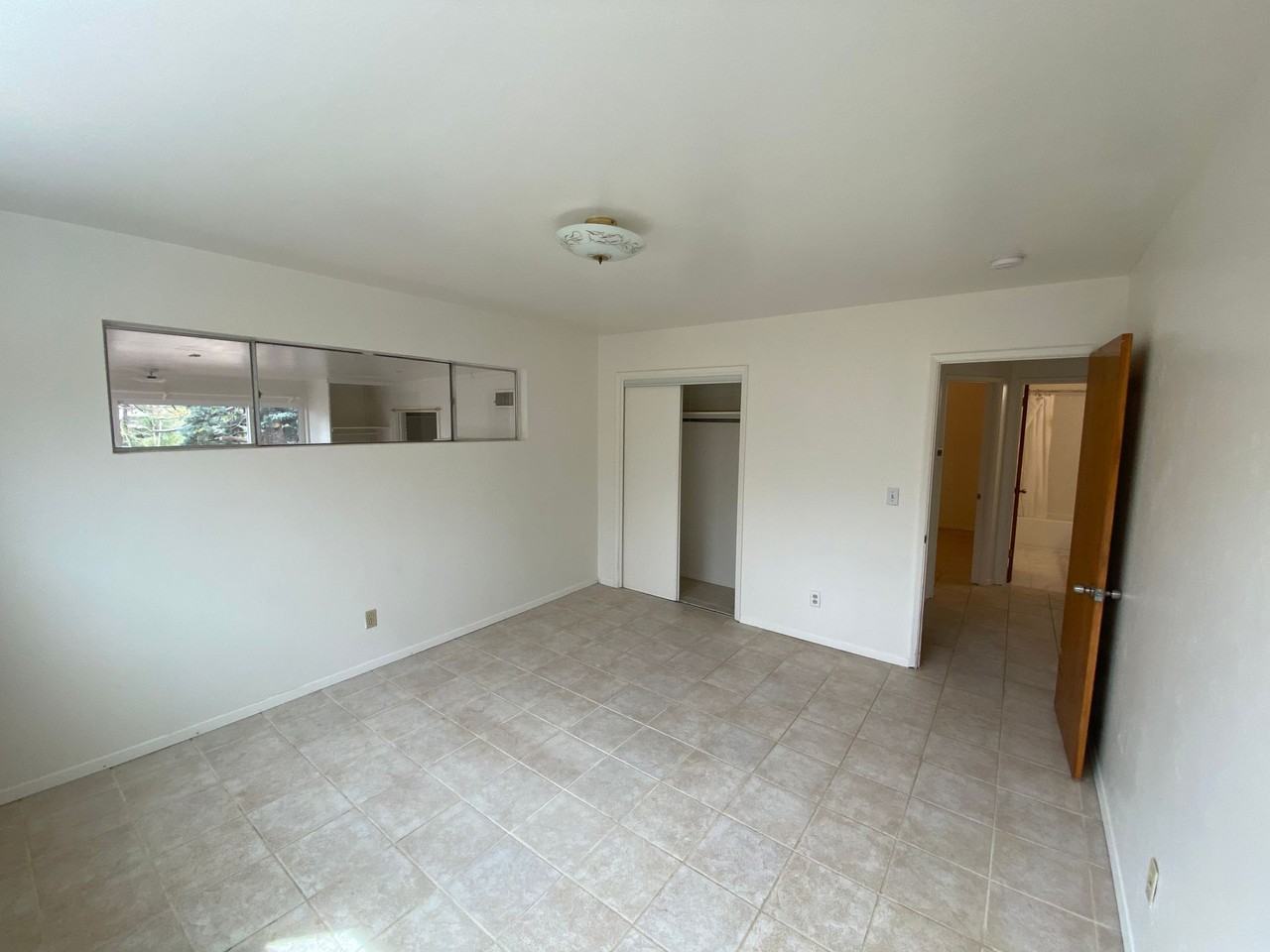 S-1057 - Photo 2 of 3