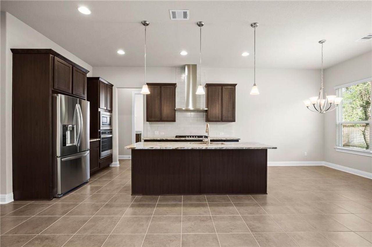 3921 Tavarez St - Photo 3 of 3