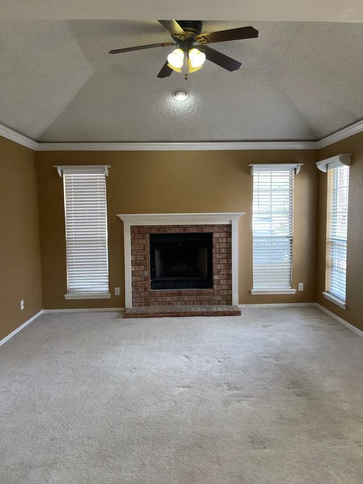 9643 S 89th East Ave - Photo 2 of 36