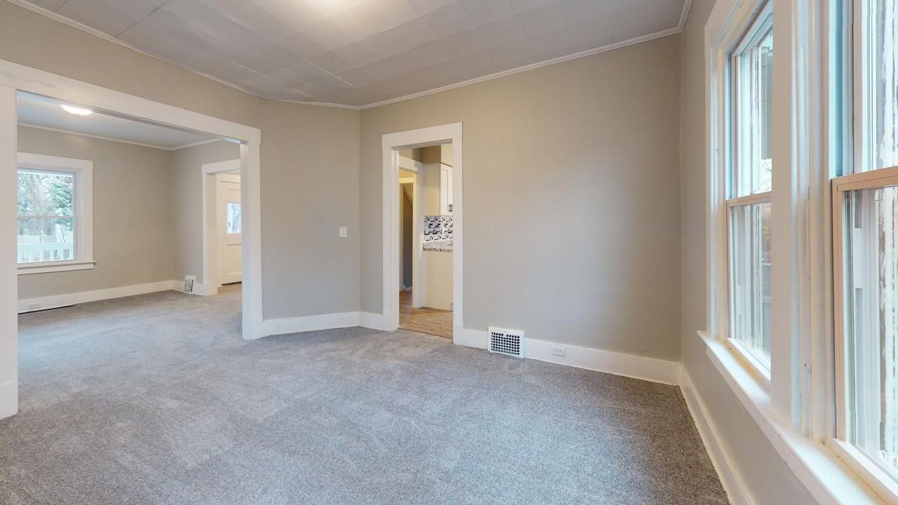 3878 W 42nd St - Photo 7 of 50
