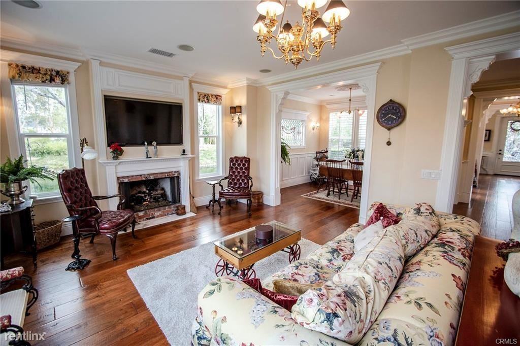 27016 Island Rd - Photo 3 of 10