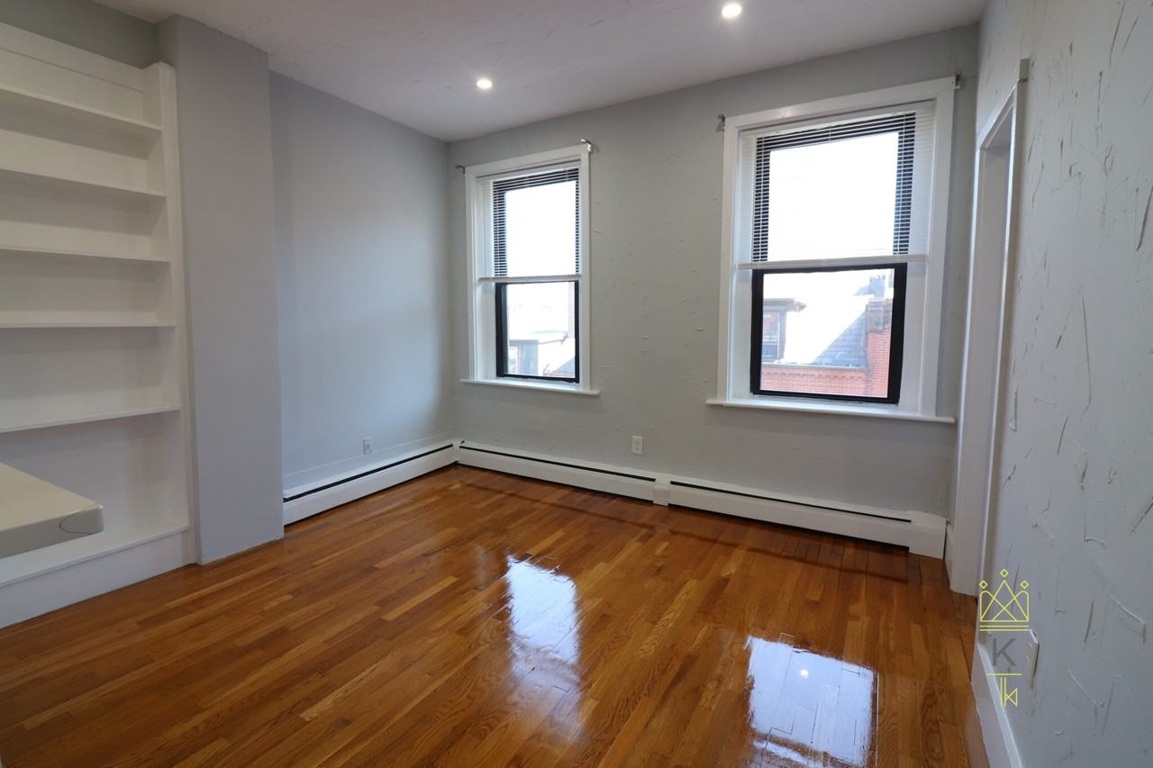 39 Irving St #4 - Photo 2 of 21