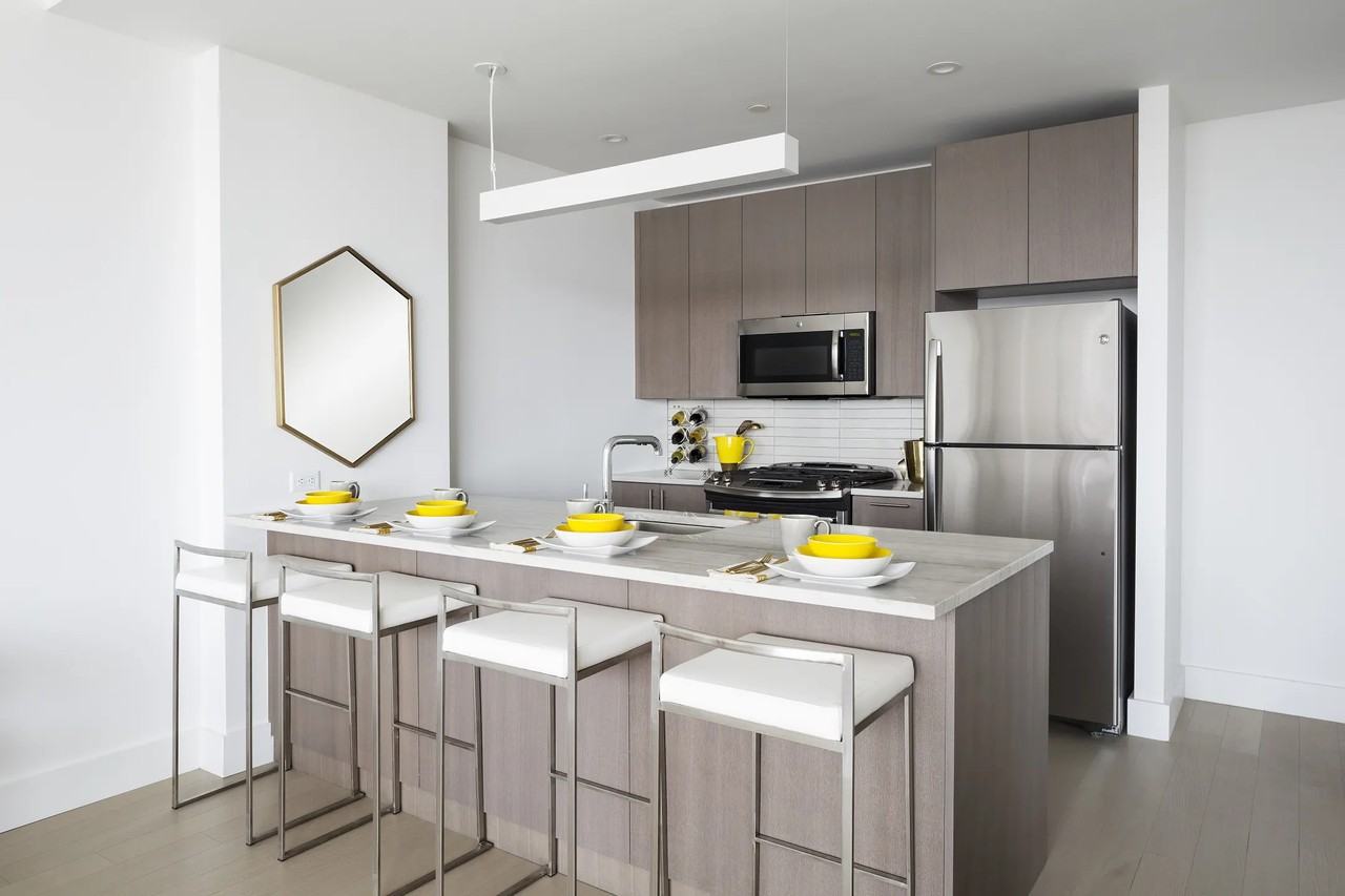 85 Fleet Pl - Photo 3 of 13