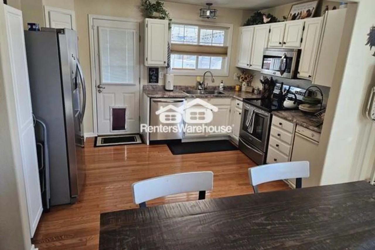 8130 S Estes St - Photo 3 of 32