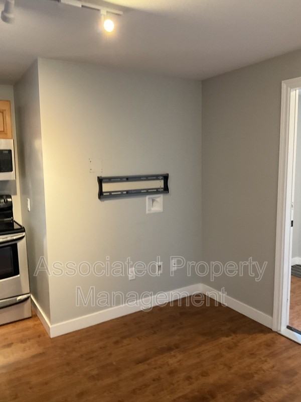 1415 Menu Rd #B - Photo 2 of 12