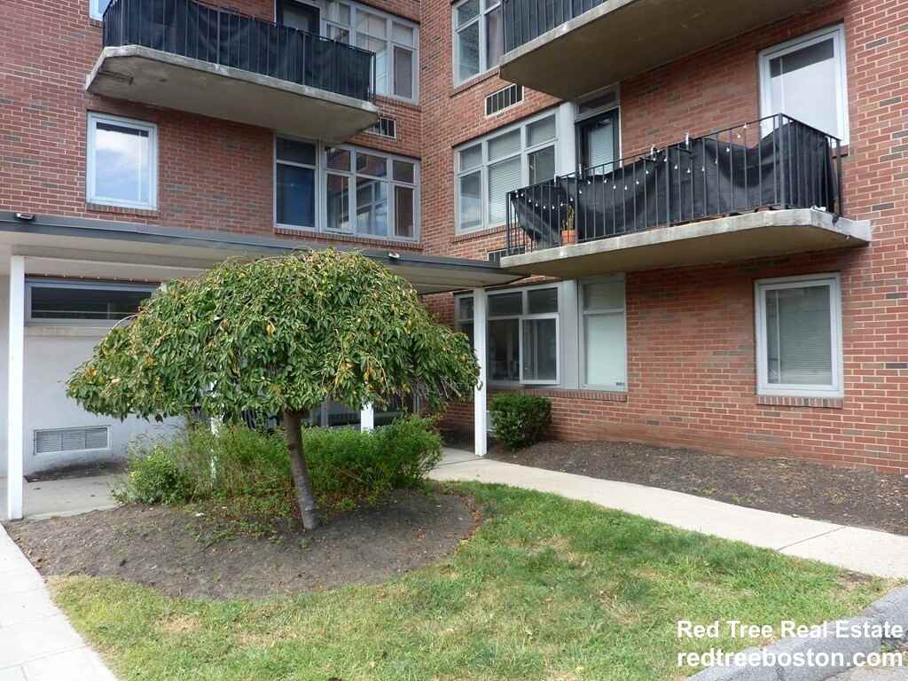 125 Trapelo Rd #11 - Photo 3 of 13