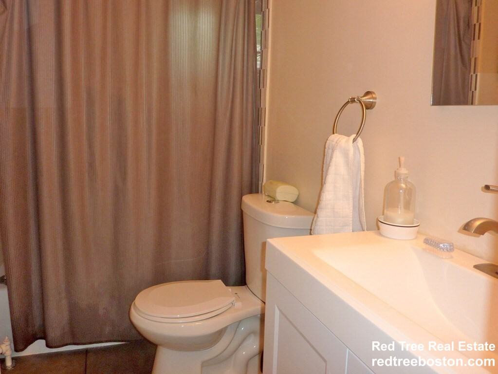 125 Trapelo Rd #11 - Photo 5 of 13