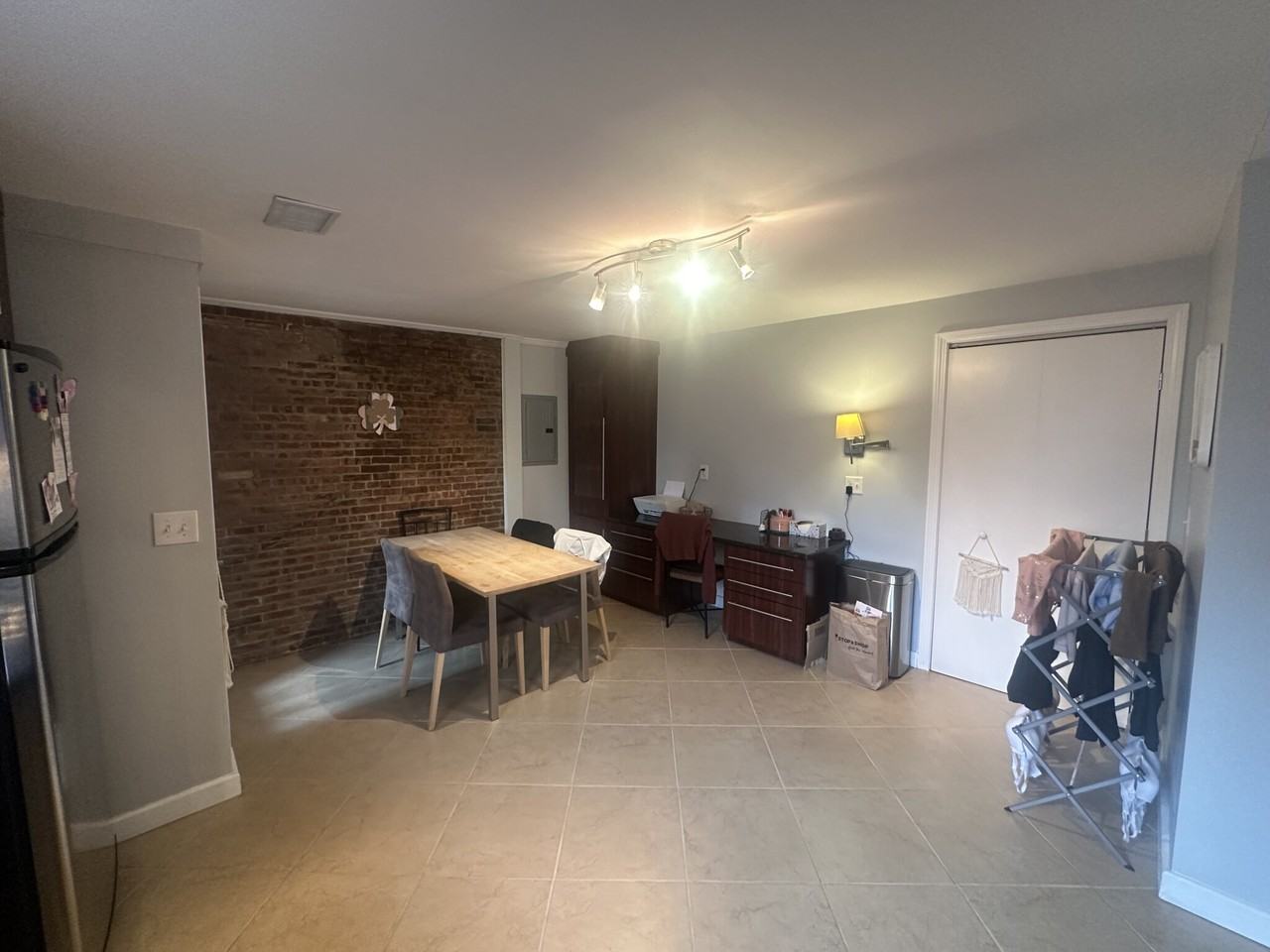 202 3rd St #2 - Photo 4 of 32