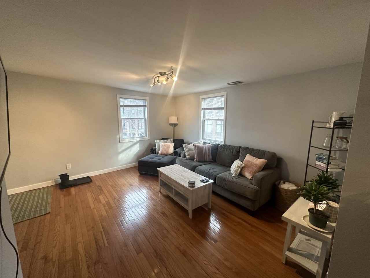 202 3rd St #2 - Photo 5 of 32