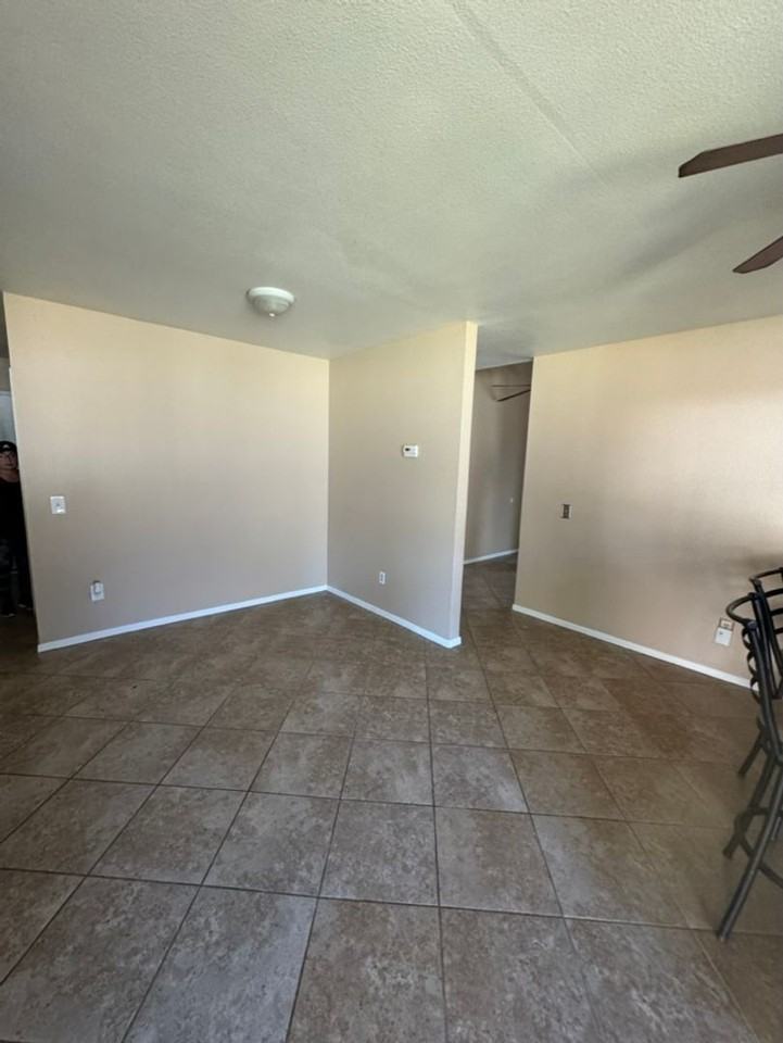 1531 Campus Ave - Photo 4 of 14