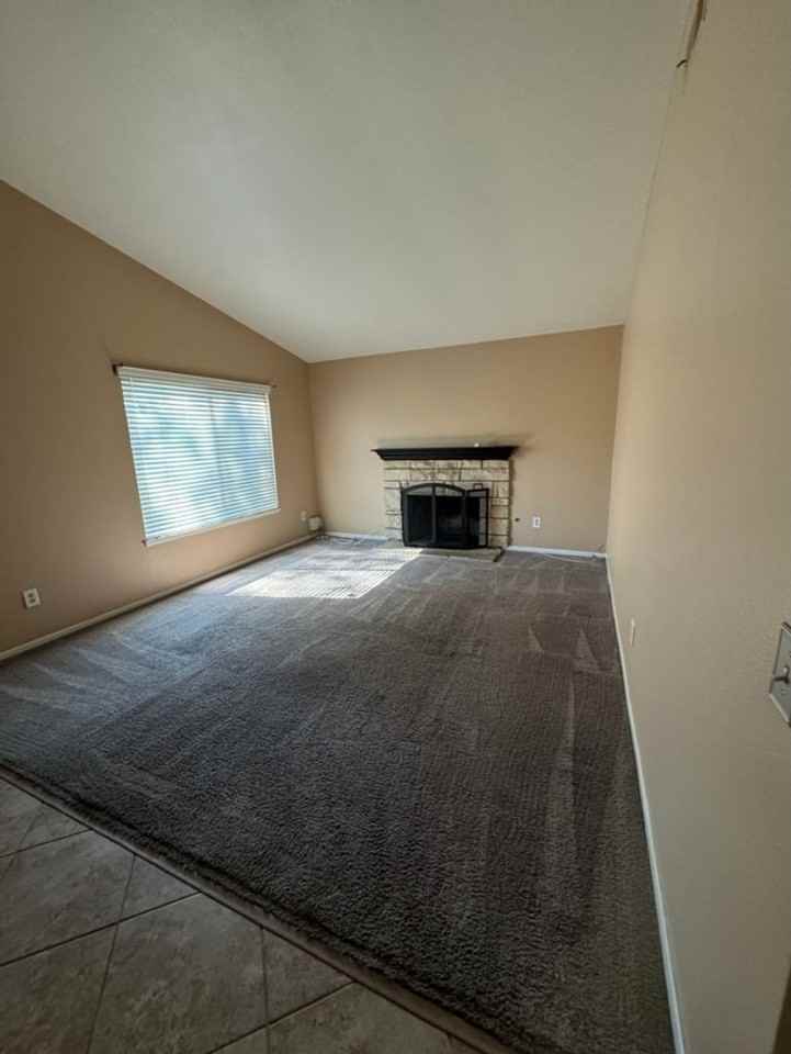 1531 Campus Ave - Photo 2 of 14