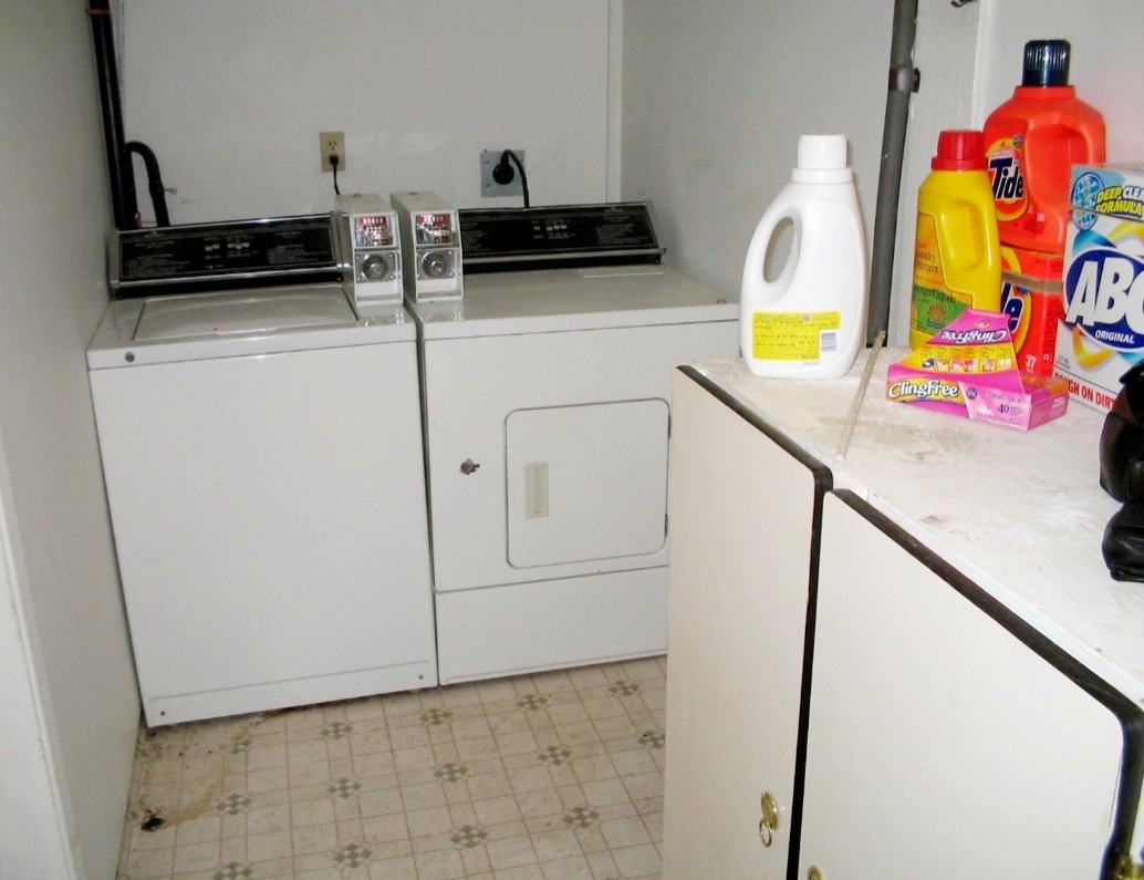 535 East 50th Avenue - Photo 5 of 7