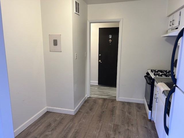 1 Cross Keys Rd - Photo 3 of 7