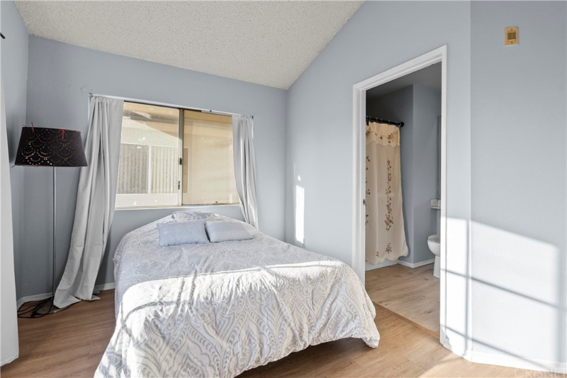 8800 Burnet Avenue - Photo 6 of 10