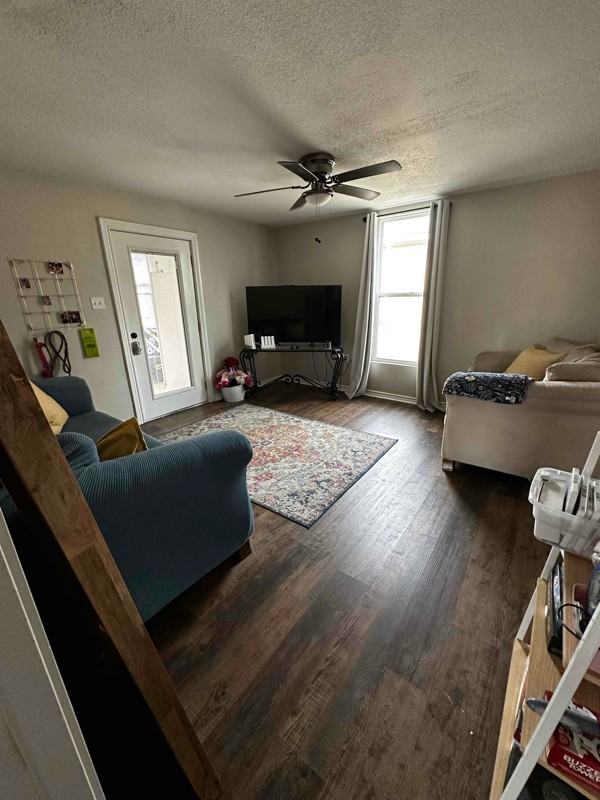 796 W Tarleton St - Photo 6 of 21