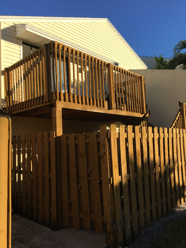 643 Executive Center Dr - Photo 2 of 9