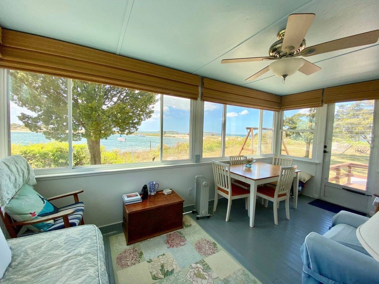 81 Pine Neck Ave - Photo 2 of 11