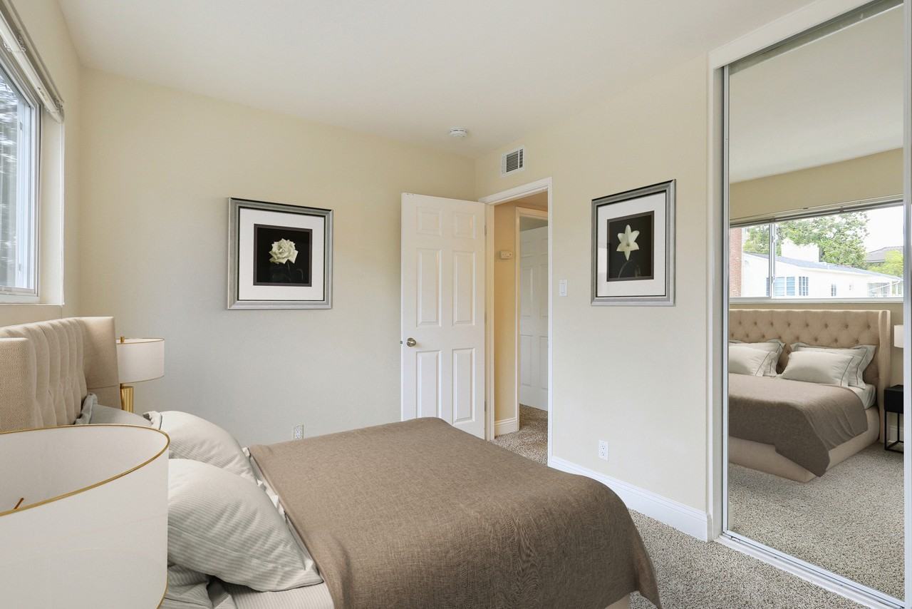 Central and Grand Apartments - Photo 4 of 11