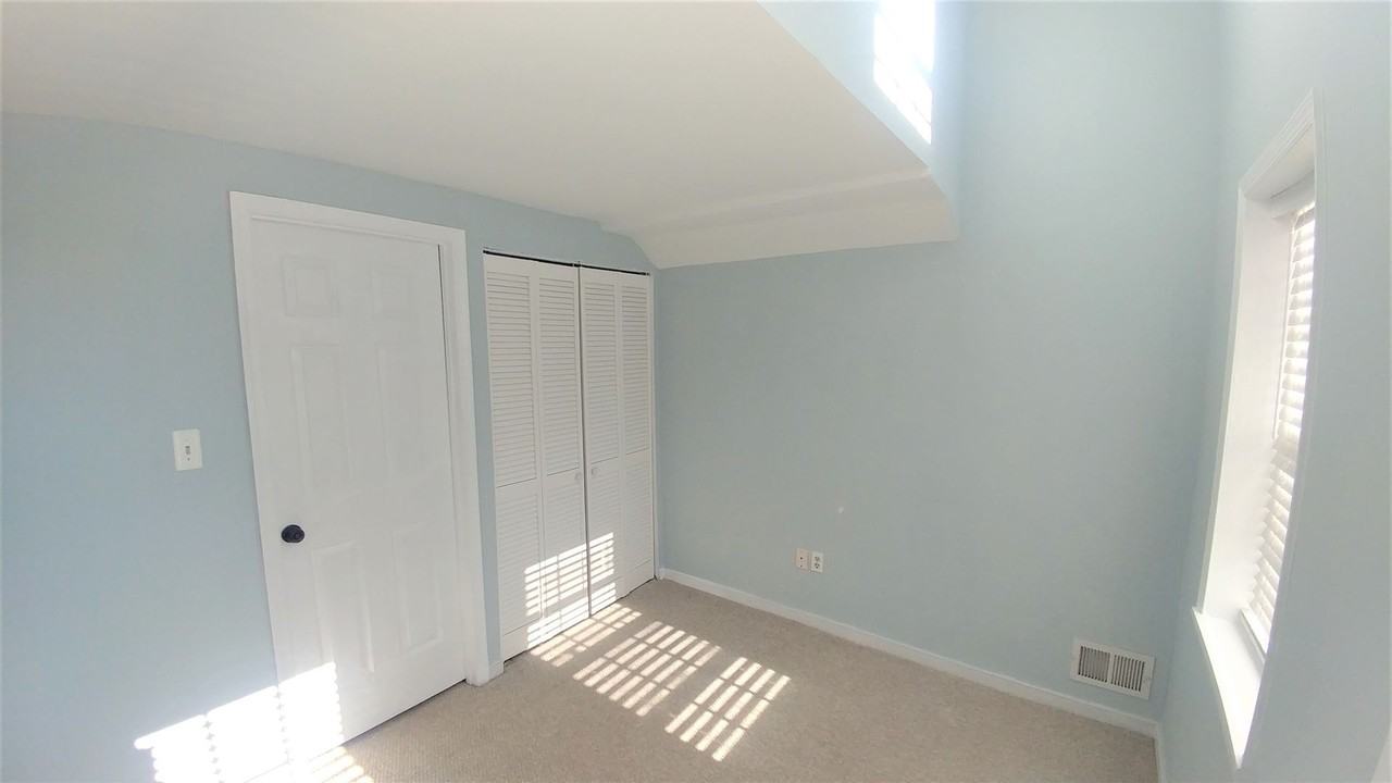 2034 Fountain Street - Photo 7 of 10