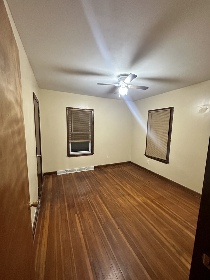 37 Lyons St #1 - Photo 3 of 8