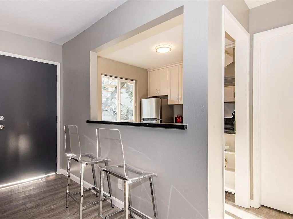 3680 Greenlee Dr #6 - Photo 7 of 9