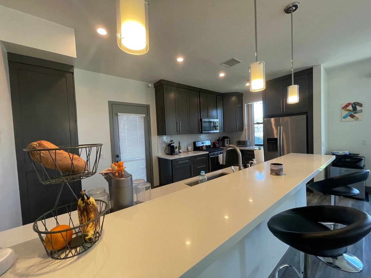 8365 Dunbarton Ave - Photo 7 of 38