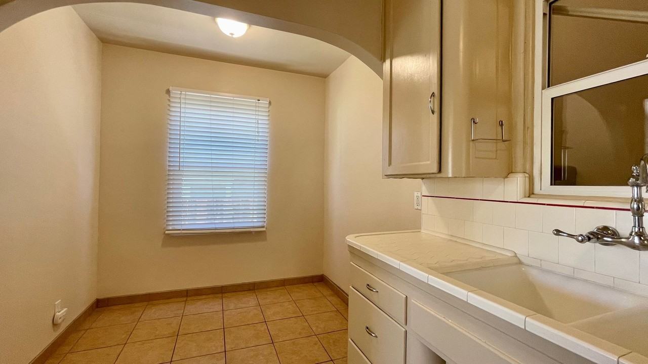 123 Stenner St - Photo 6 of 18