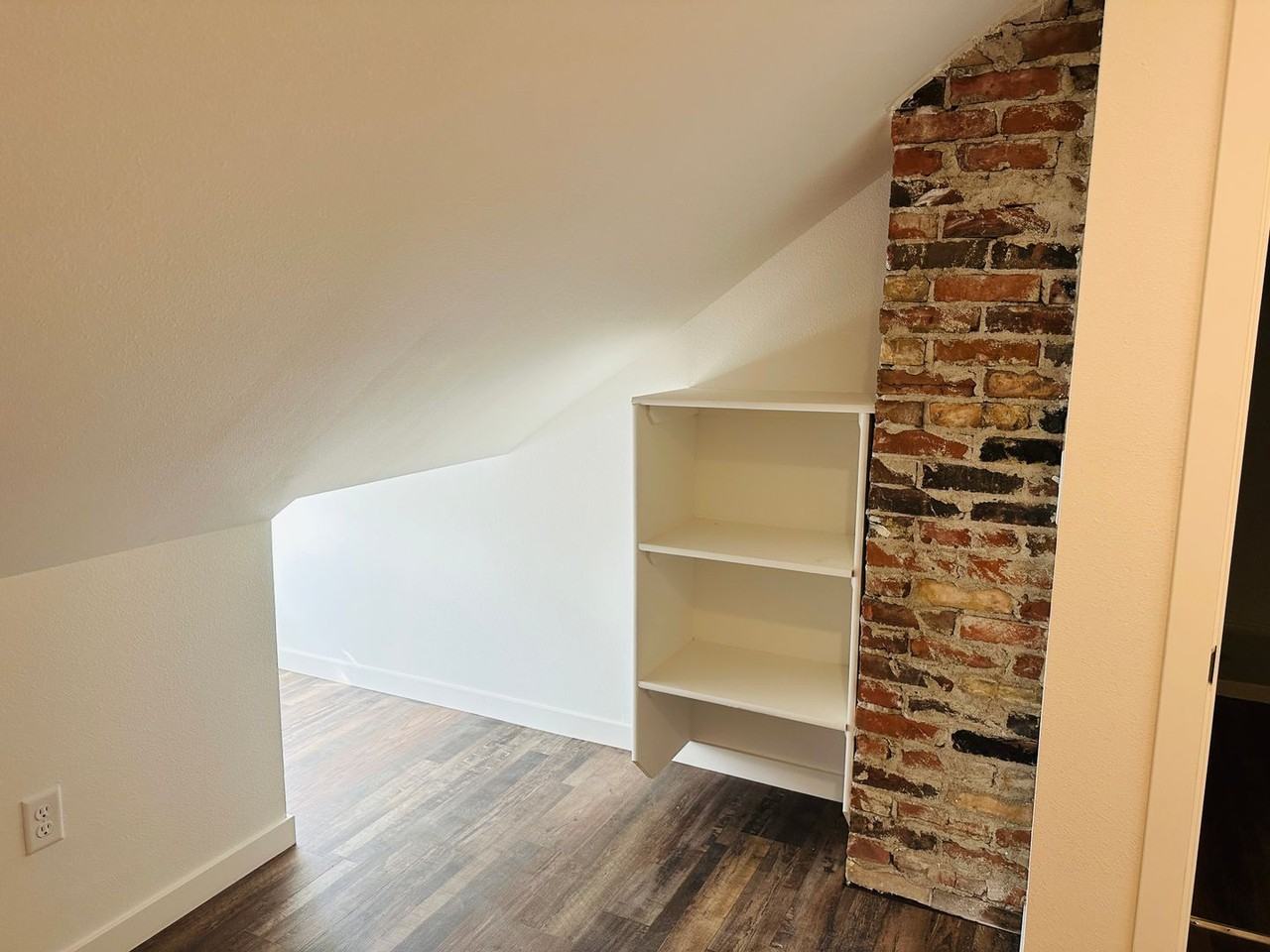 921 E 4th St #16 - Photo 2 of 15