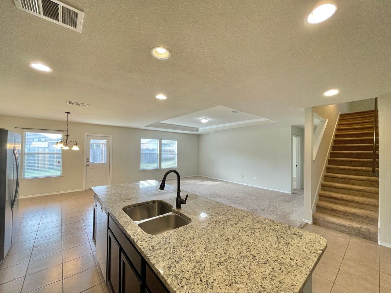 304 W Orion Dr - Photo 5 of 43