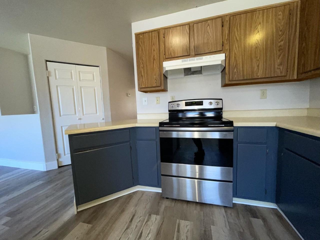 8132 E Lakeshore Dr Apt B #B - Photo 2 of 20